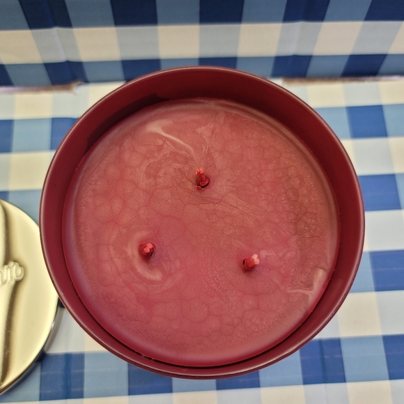 New Bath and Body Pumpkin Apple scented candle - Picture 3 of 4